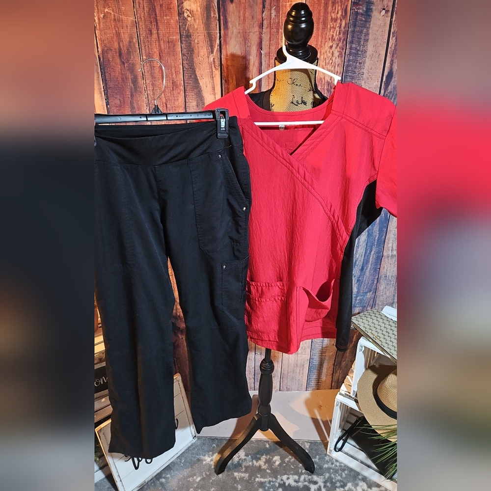 Women's Red And Black Scrub Set Size Medium